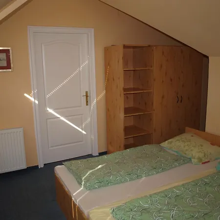 Siofok, Kele Apartmanhaz